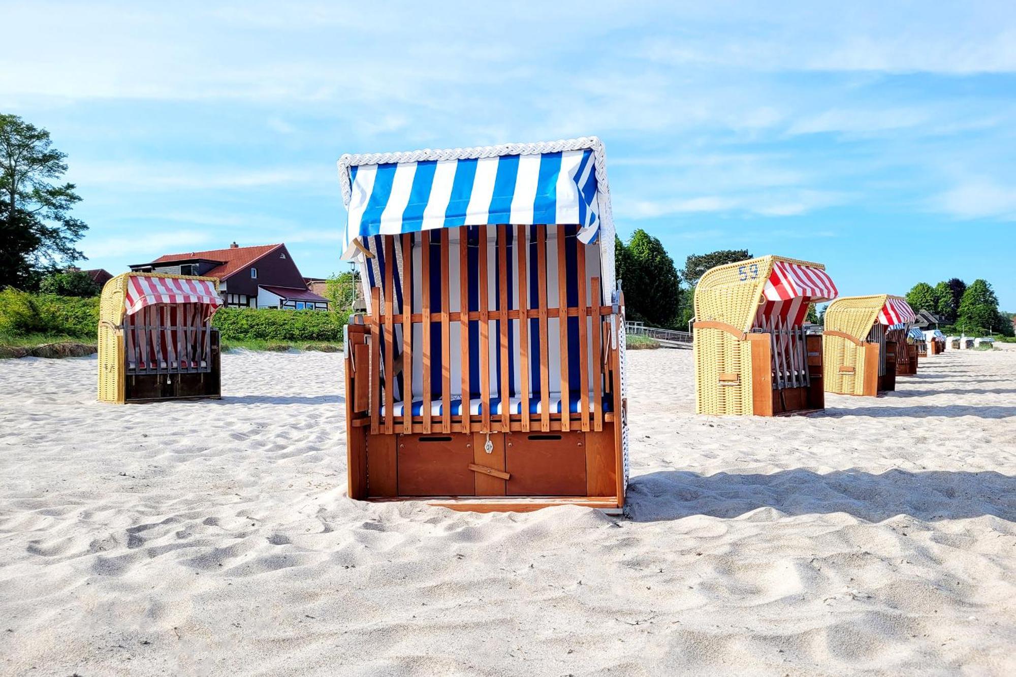Hochwertige Ferienwohnung In Ruhiger Lage Mit Eigener Terrasse Und Parkplatz, Nur 7 Gehminuten Zum Strand Entfernt - Hoher Schlafkomfort Dank Boxspringbett シャルボイツ エクステリア 写真
