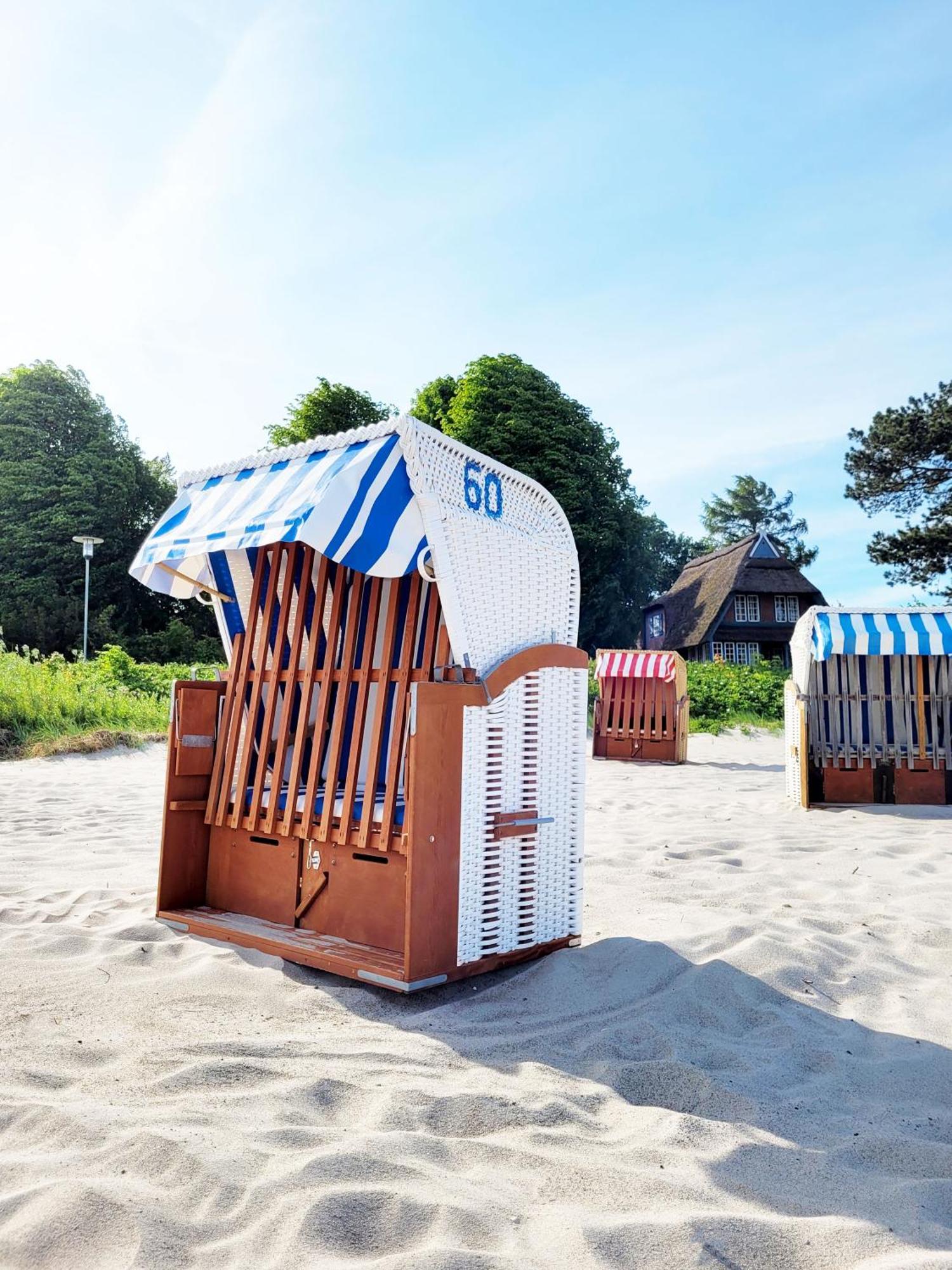 Hochwertige Ferienwohnung In Ruhiger Lage Mit Eigener Terrasse Und Parkplatz, Nur 7 Gehminuten Zum Strand Entfernt - Hoher Schlafkomfort Dank Boxspringbett シャルボイツ エクステリア 写真