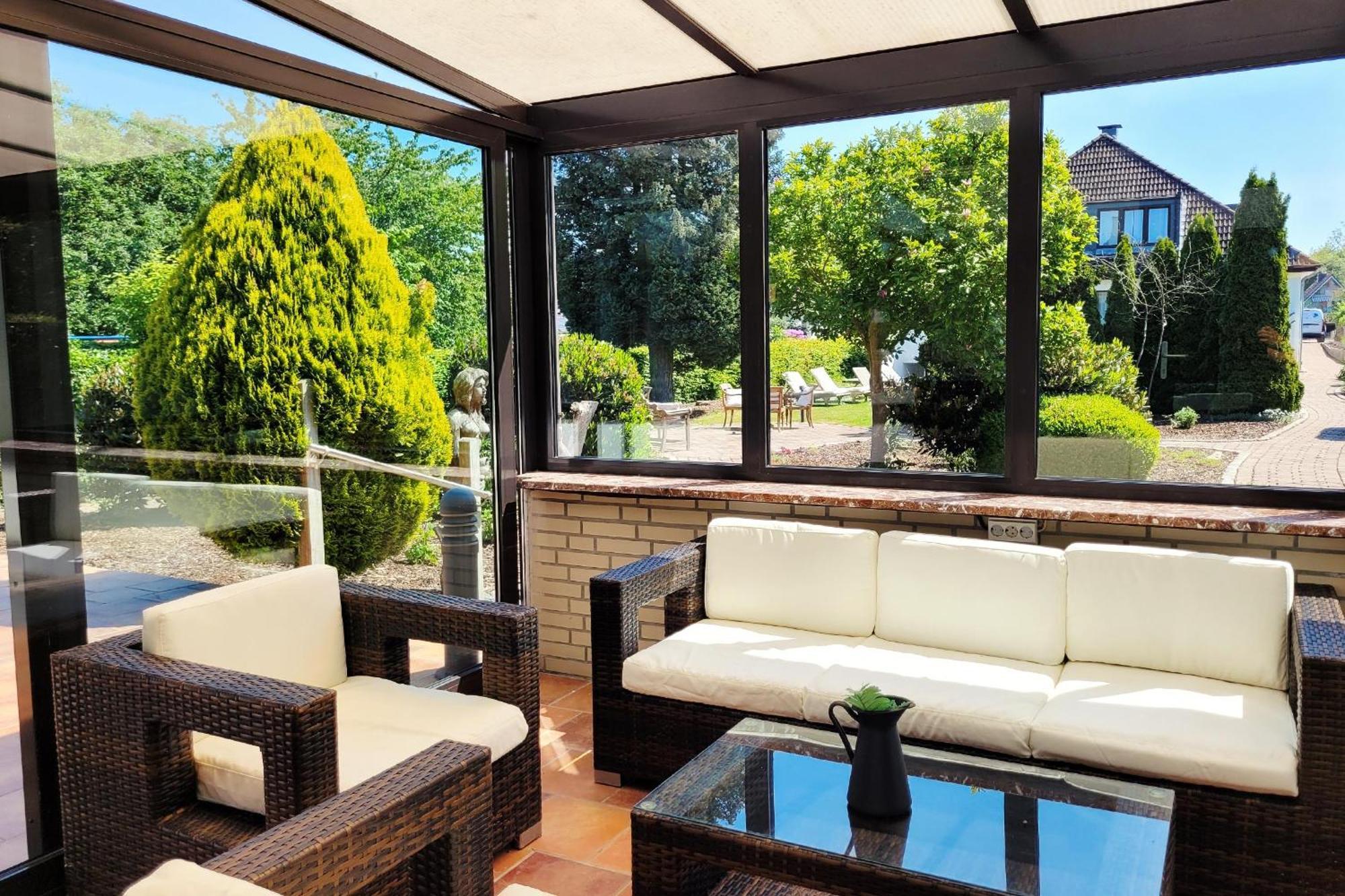 Hochwertige Ferienwohnung In Ruhiger Lage Mit Eigener Terrasse Und Parkplatz, Nur 7 Gehminuten Zum Strand Entfernt - Hoher Schlafkomfort Dank Boxspringbett シャルボイツ エクステリア 写真